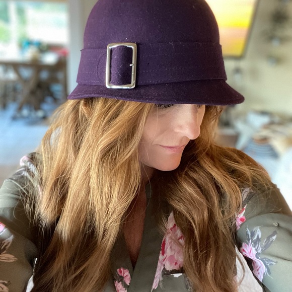 NWOT purple wool cloche bucket hat with buckle, winter fashion hat - Picture 4 of 6